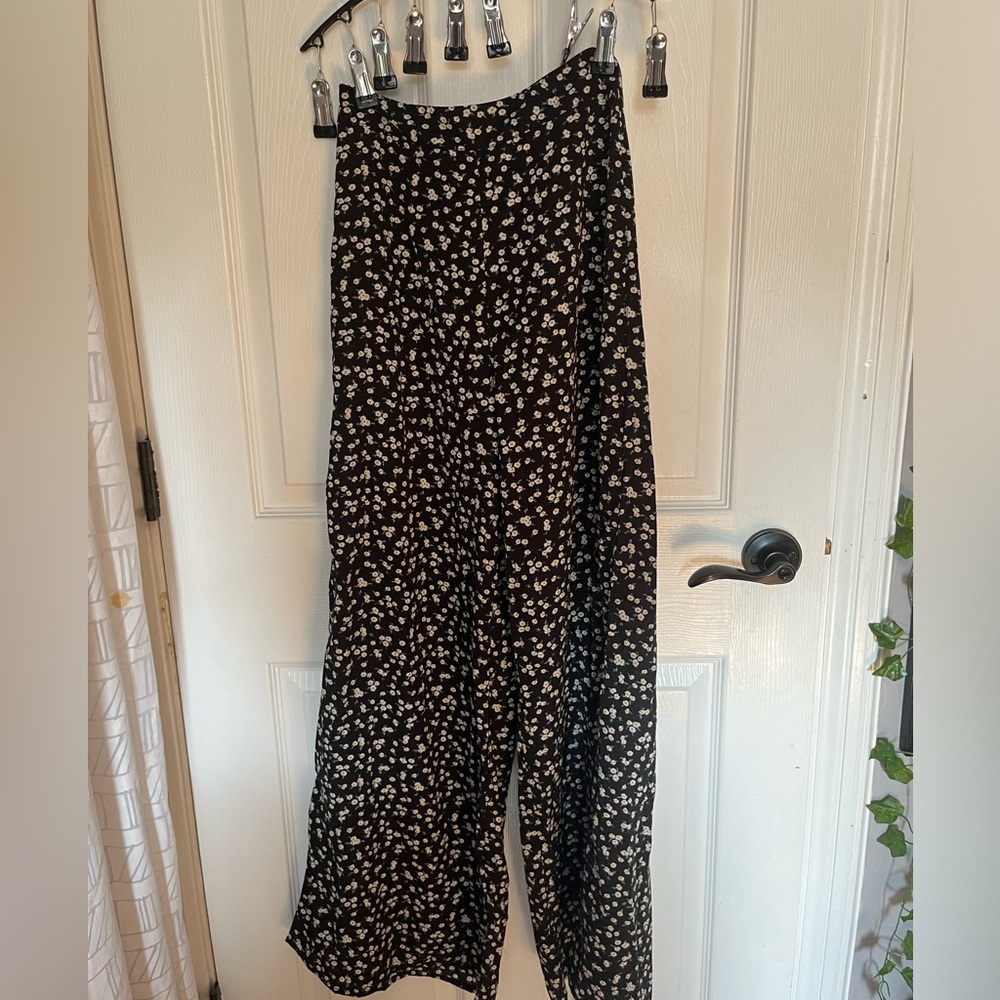 Floral flowey pants
